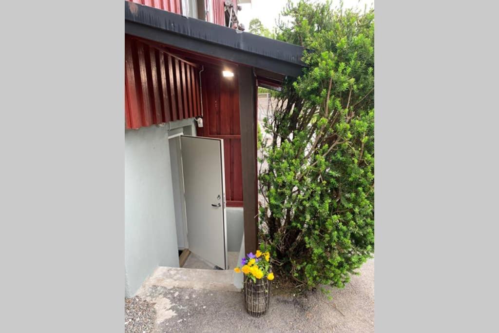 Apartmán Nyrenoverat Kaellarlaegenhet Ljungskile Exteriér fotografie